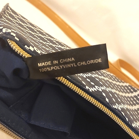 ❤️Like New! Kenneth Cole Reaction Crossbody Bag - Picture 11 of 14